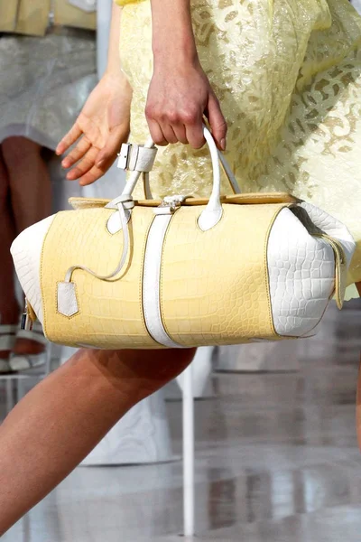 Look 28